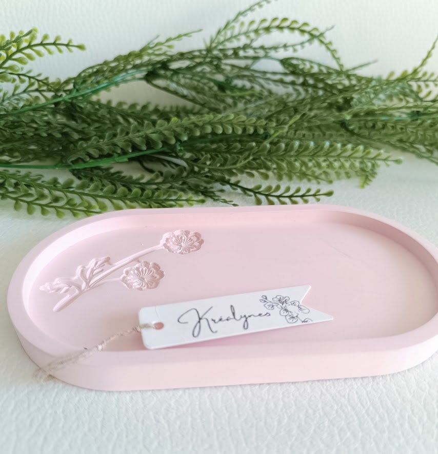 Plateau de rangement rose clair motif fleurs des champs.