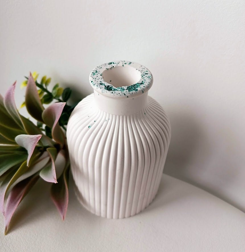 Vase décoratif blanc et turquoise