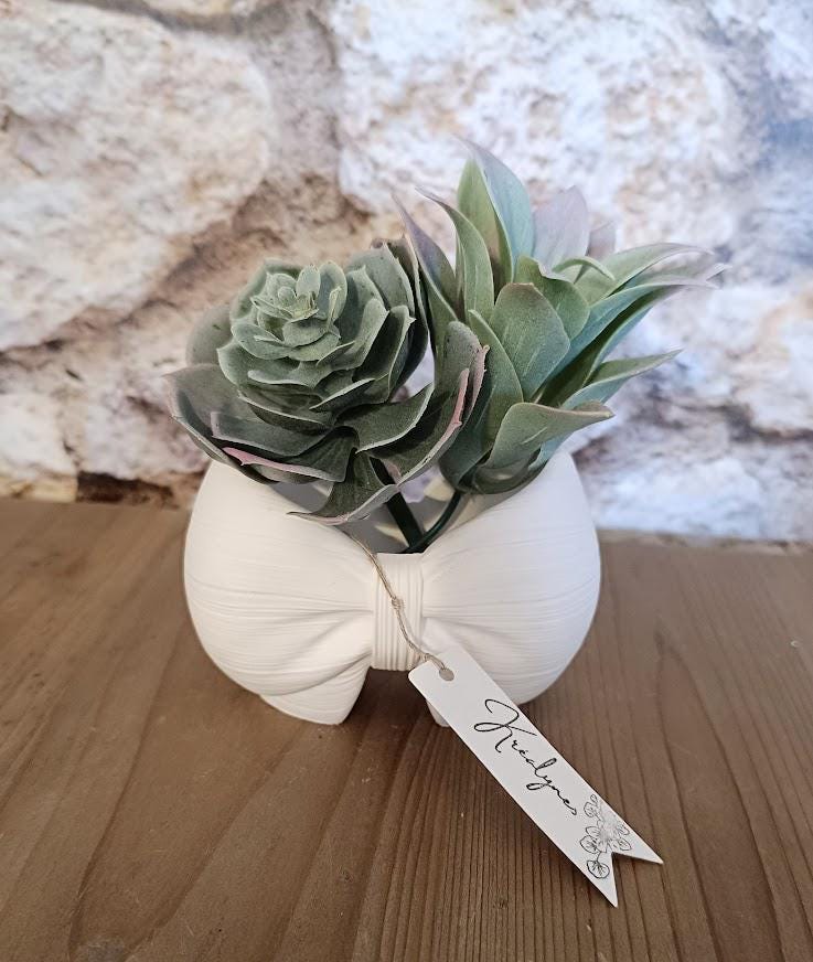 Vase blanc forme noeud