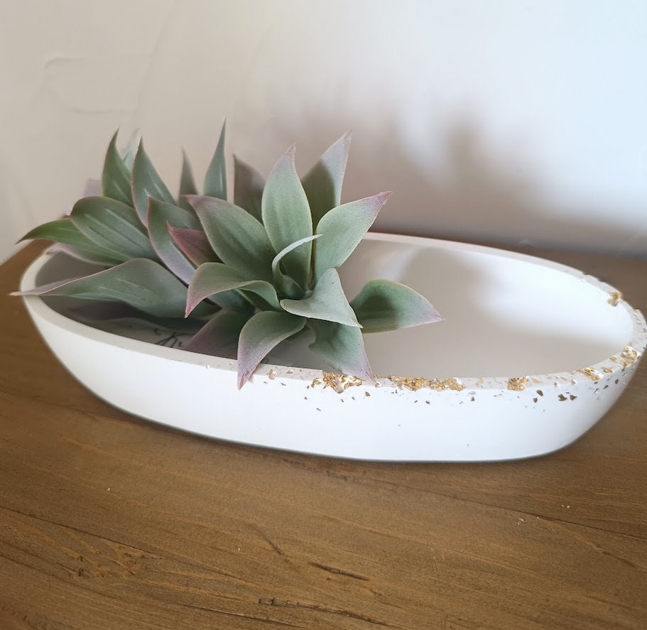 Coupe ovale blanche et petites pierres or