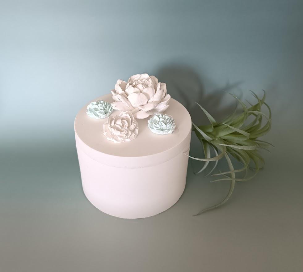 Boîte de rangement banche, fleurs blanches et turquoises