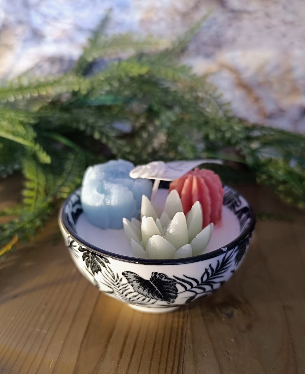 Bougie parfumée coupe céramique noire et blanche