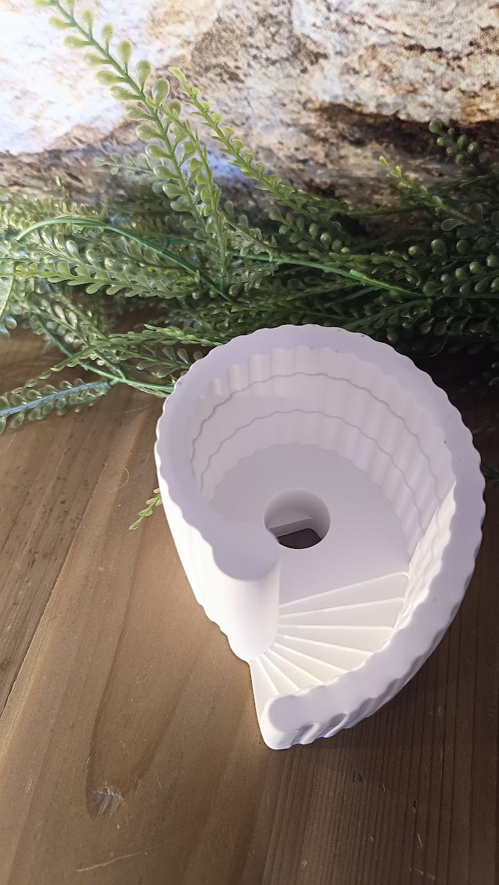 Brûle parfum artisanal en poudre de céramique blanche forme escalier