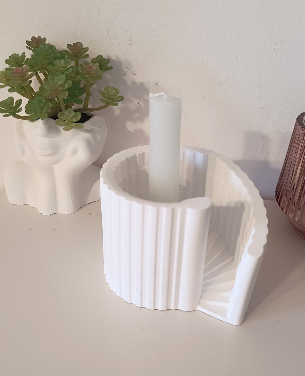 Brûle parfum artisanal en poudre de céramique blanche forme escalier