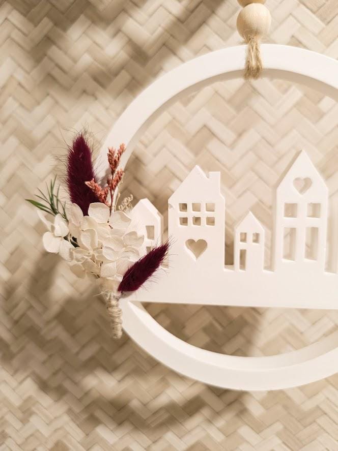 Décoration murale maisonnettes et fleurs séchées