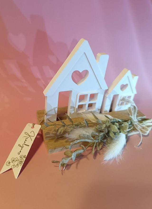 Décoration à poser maisons blanches, support bois