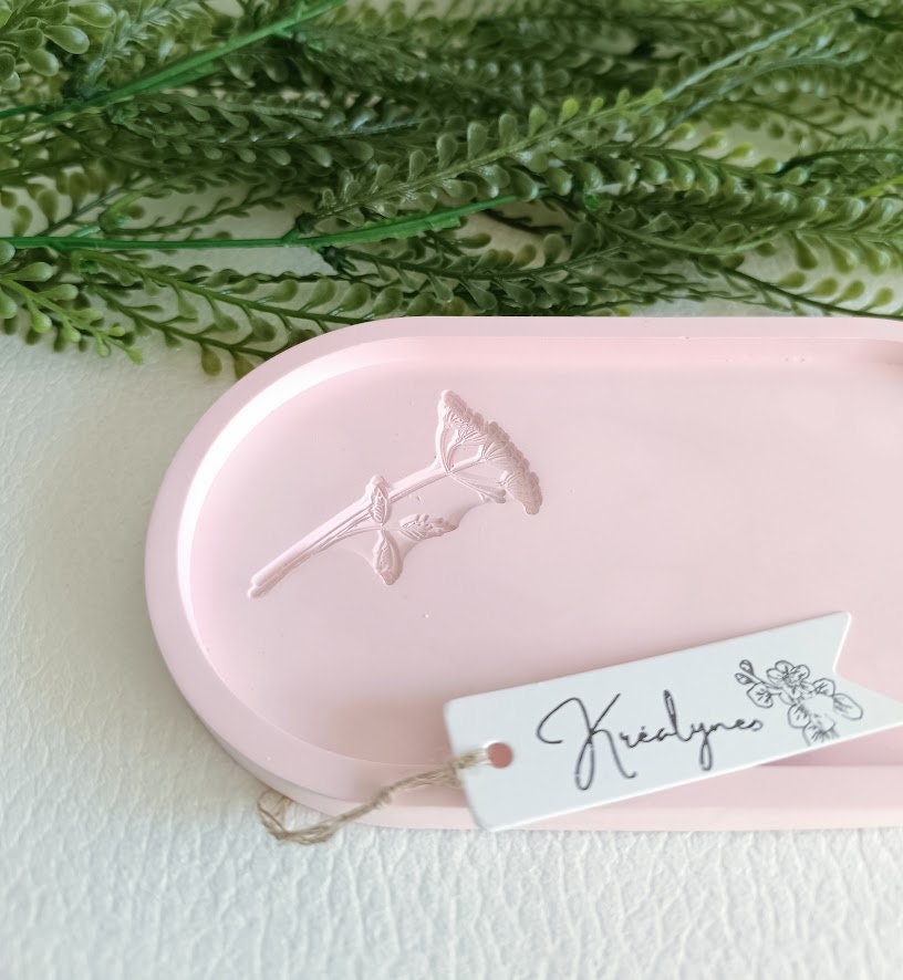 Plateau de rangement rose clair motif petite fleur.