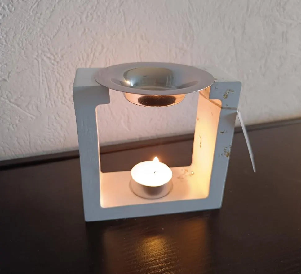 Brûle-parfum carré blanc et or + 3 fondants au choix